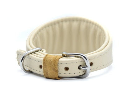 Limitiertes Desert Sand Windhundhalsband mit hochwertigem Bio-Nappaleder und edlen Beschlägen