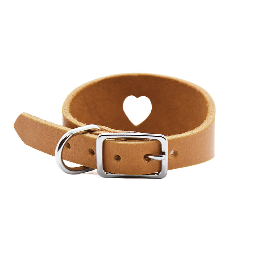 PURE HEART Hundehalsband aus Fettleder in Windhundform