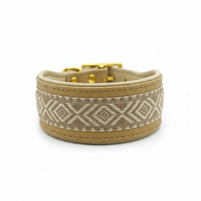 Elegantes Windhundhalsband mit weicher Polsterung und dekorativer Borte